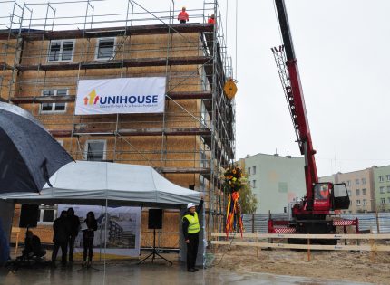 Pionierski projekt mieszkaniowy Unihouse na rodzimym rynku