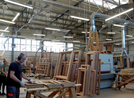 System nawilżania sprzyja produkcji okien drewnianych premium